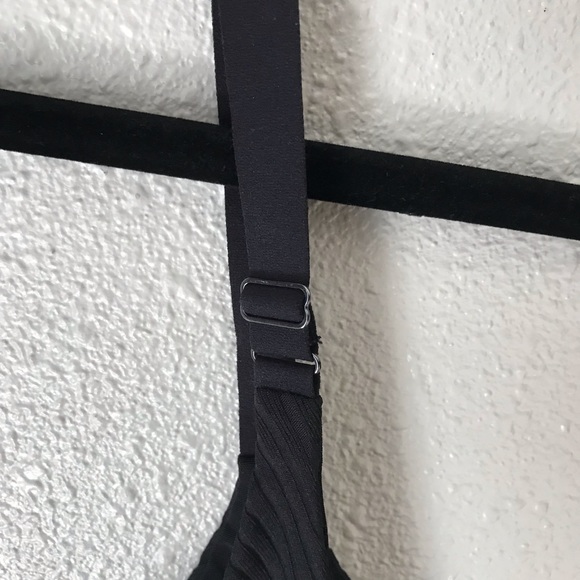 Victoria’s Secret sport black ribbed bodysuit size Small - Picture 5 of 7